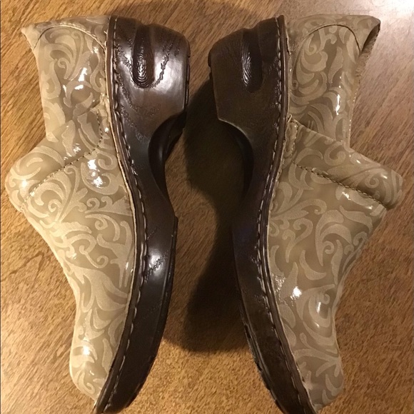 B.O.C. Born Concept Peggy Tan Leather Clogs NWT - Picture 4 of 7